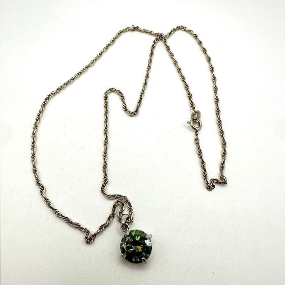 Beautiful 10mm round cut Green Moissanite Solitaire necklace in 925, 19" chain! - Picture 1 of 12